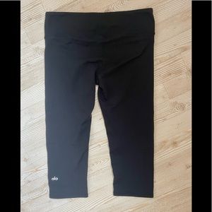 Alo Black Cropped Leggings